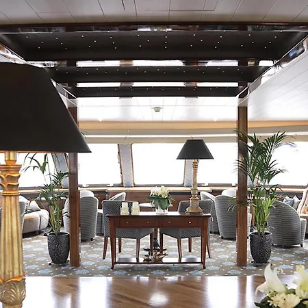 Baxter Hoare Ship Botel Köln