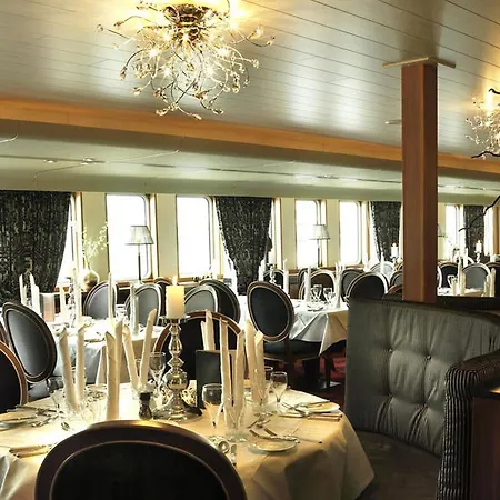 Botel Baxter Hoare Ship Köln