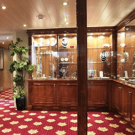 Baxter Hoare Ship Botel 4*