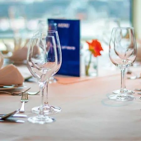 Baxter Hoare Ship 4* Cologne