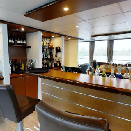 Baxter Hoare Ship Botel