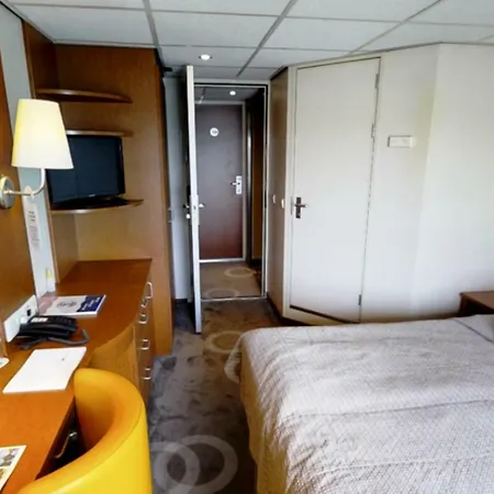 Baxter Hoare Ship 4*